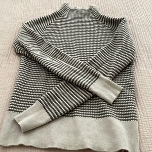 Club Monaco cashmere mock neck XS